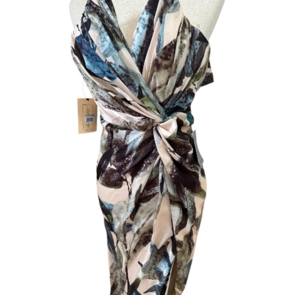 Katie May Finn Leafy Column Gown - Picture 4 of 14